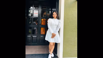 ಬ್ಯಾಕ್ ಗ್ರೌಂಡ್ ಡ್ಯಾನ್ಸರ್ ಆಗಿದ್ದೋಳು ಈಗ ನಾಯಕಿ, ಭಾವನಿಂದ ಹೊರ ಹಾಕಲ್ಪಟ್ಟ ಈ ಸೀರಿಯಲ್ ನಟಿ ಅಮ್ಮ ಇಂದಿಗೂ ಹೂ ಮಾರ್ತಾರೆ!