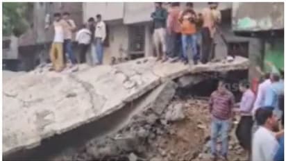 യുപിയിൽ കൂറ്റൻ ജലസംഭരണി തകർന്ന് അപകടം; 2 മരണം, 12 പേർക്ക് ഗുരുതര പരിക്ക്