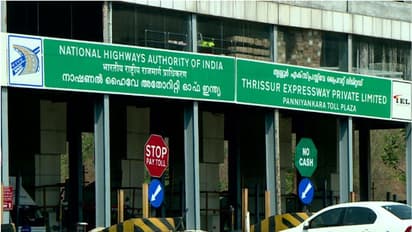 പന്നിയങ്കര ടോൾ പ്ലാസയിൽ പ്രദേശവാസികളിൽ നിന്ന് ടോൾ; പ്രതിഷേധവുമായി നാട്ടുകാർ