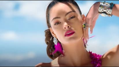 "കലണ്ടർ സോംഗ്" ഇന്ത്യന് 2വിലെ അടുത്ത നമ്പര് എത്തി; ലോക സുന്ദരി ചുവടുവയ്ക്കുന്ന ഗംഭീര ഗാനം