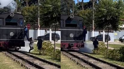 ട്രെയിൻ ഡ്രൈവറുടെ ഒറ്റച്ചവിട്ട്, ഞെട്ടിക്കുന്ന വീഡിയോ, തലനാരിഴയ്‍ക്ക് അപകടത്തിൽ നിന്നും രക്ഷപ്പെട്ട് യുവതി 