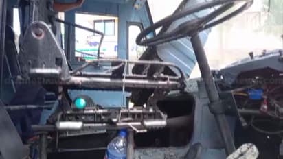 ഓടിക്കൊണ്ടിരുന്ന കെഎസ്ആര്ടിസി ബസിന് തീപിടിച്ചു, എതിരെ വന്ന യാത്രക്കാര് ബഹളം വെച്ച് ബസ് നിര്ത്തിച്ചു