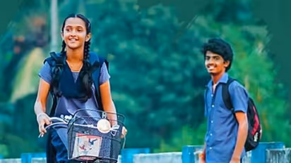 ಮತ್ತೆ ಜೋಡಿಯಾದ ಸರ್ಕಾರಿ ಹಿ.ಪ್ರಾ ಶಾಲೆಯ ದಡ್ಡ ಪ್ರವೀಣ -ಪಲ್ಲವಿ, ನೋಡ ನೋಡ ಎಂಥ ಚಂದ ಅಲಾ! ಎಂದ ಫ್ಯಾನ್ಸ್