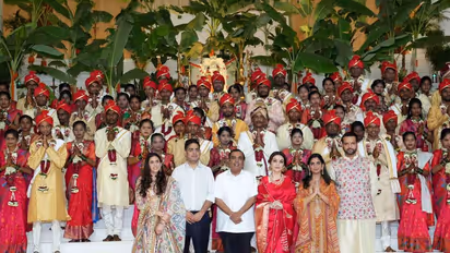 ಬಂಗಾರ, ಬೆಳ್ಳಿ, ಬಟ್ಟೆ, ದಿನಸಿ.. 52 ಬಡ ಜೋಡಿಗೆ ಸಾಮೂಹಿಕ ವಿವಾಹ ಮಾಡಿಸಿದ ಅಂಬಾನಿ ಕುಟುಂಬ ಕೊಟ್ಟ ಉಡುಗೊರೆಗಳೇನು?