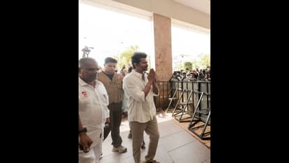 தெறிக்க விட்ட தளபதி விஜய்... மாணவர்கள் முன் ரியல் ஹீரோவாக சம்பவம் செய்த தவெக தலைவர்!