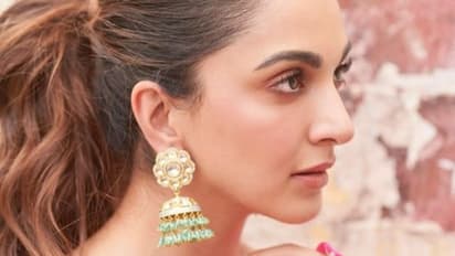 पार्टी में लगेंगी फैशन क्वीन, पहनकर तो देखें कियारा अडवाणी से झुमके 