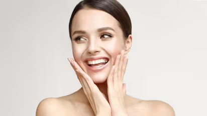 இந்த ஜூஸை தொடர்ந்து குடித்தால் போதும்! உங்க முகம் தங்கம் போல் ஜொலிக்கும்!