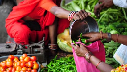 വിലനിലവാരം പ്രദർശിപ്പിക്കാത്ത സ്ഥാപനങ്ങൾക്കെതിരെ ശക്തമായ നടപടി; വിലക്കയറ്റം നിയന്ത്രിക്കുമെന്ന് മന്ത്രി