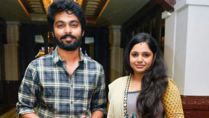 விஜய் பட இயக்குனர் கெஞ்சி கேட்டும்... சூப்பர் ஹிட் படத்தில் ஹீரோயினாக நடிக்க மறுத்த பாடகி சைந்தவி! 