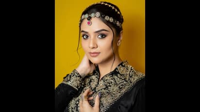 బ్లాక్ డెవిల్ లుక్లో శ్రీముఖి హల్చల్.. బుల్లితెర రాములమ్మని ఇలా ఎప్పుడైనా చూశారా?