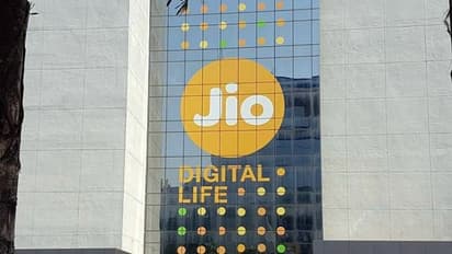 Jio ने यूजर्स को दिया एक और बड़ा झटका, अमेज़न प्राइम वीडियो, सोनी लिव और अन्य OTT वाले प्लान किए बंद
