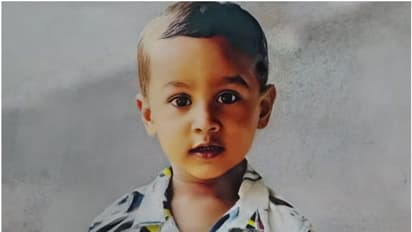 ചൂടുവെളളം നിറച്ച ബക്കറ്റിൽ വീണ 3 വയസുകാരൻ ചികിത്സ കിട്ടാതെ മരിച്ചു, അച്ഛനും വൈദ്യനുമെതിരെ കേസ്