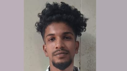 ജില്ലാ എക്സൈസ് കൺട്രോൾ റൂമിൽ നിന്നും വിവരം, ചെങ്ങന്നൂരിൽ യുവാവിനെ പരിശോധിച്ചു, പിടിച്ചത് 1.74 കിലോ കഞ്ചാവ്