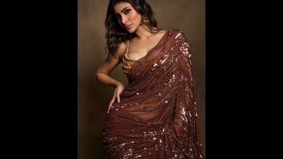 Mouni Roy : மனித உருவில் வரும் "நாகினி".. வளைவு நெளிவில் கவர்ச்சிக்கு உருவம் கொடுத்த மௌனி ராய் - ஹாட் பிக்ஸ்!
