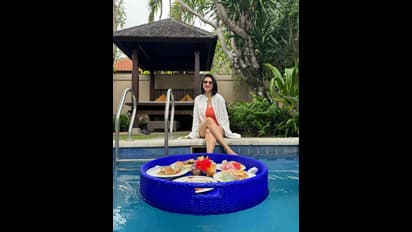 ಈಜುಕೊಳದಲ್ಲಿ ಪತಿ ಜೊತೆ ಟಗರು ಪುಟ್ಟಿಯ ಕಲರವ - ರೊಮ್ಯಾಂಟಿಕ್ ಫೋಟೋ ಹಂಚಿಕೊಂಡ ಮಾನ್ವಿತಾ 