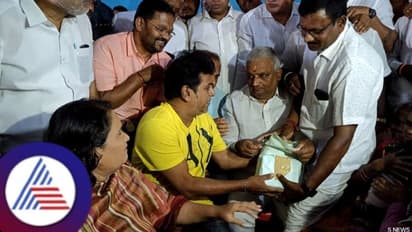 ರಸ್ತೆ ಅಪಘಾತಕ್ಕೆ 13 ಜನ ದುರ್ಮರಣ ಪ್ರಕರಣ: ಎಮ್ಮೆಹಟ್ಟಿ ಗ್ರಾಮಕ್ಕೆ ಗೀತಾ ಶಿವರಾಜ್ ಕುಮಾರ್ ಭೇಟಿ