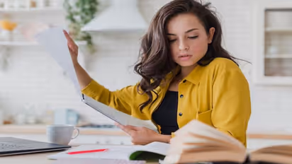 सरकारी स्कीम्स: RBI ने CIBIL Score को लेकर बनाए 5 नए रूल, लोन लेने से पहले तुरंत चेक करें अपडेट