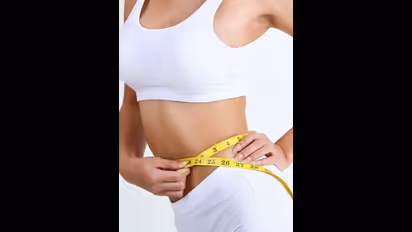 இனி வெந்நீரை இப்படி குடிச்சி டயட்க்கு நோ சொல்லுங்க.. ஒரே வாரத்தில் 5 கிலோ எடை டக்குனு குறையும்!