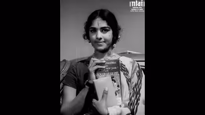 இன்று வரை எந்த தமிழ் நடிகையாலும் முறியடிக்க முடியாத சாதனைகளை செய்த K.R.விஜயா! அப்படி என்ன செய்தார்?