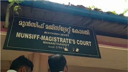 പിഞ്ചുകുഞ്ഞ് പൊള്ളലേറ്റ് മരിച്ച സംഭവം; പ്രതികൾക്ക് വേണ്ടി ഹാജരായത് പബ്ലിക് പ്രോസിക്യൂട്ടർ, നടപടി വിവാദത്തിൽ