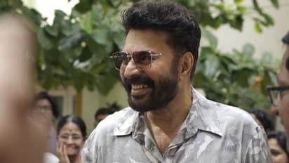 'ഇതിപ്പോൾ ദുൽഖർ തോറ്റുപോവുമല്ലോ'; മമ്മൂട്ടിയുടെ പുതിയ ലുക്കും വൈറൽ, സൗന്ദര്യ രഹസ്യം തിരക്കി കമന്റുകൾ