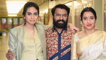 ப்ரீ டைம்ல ஆட்டோ ஓட்டும் இசையமைப்பாளர் சந்தோஷ் நாராயணன்: இலவசமாக ஏற்றி இறக்கிவிடுவாராம்!