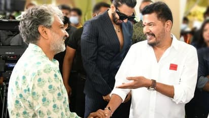 ತಮಗೆ ಟಕ್ಕರ್ ಕೊಡುವ ನಿರ್ದೇಶಕ ಯಾರು ಅನ್ನೋದನ್ನ ರಿವೀಲ್ ಮಾಡಿದ್ರು ರಾಜಮೌಳಿ