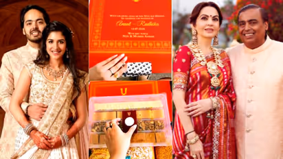 റിലയൻസ് ജീവനക്കാർക്ക് മുകേഷ് അംബാനിയുടെ സമ്മാനം; ചുവന്ന ഗിഫ്റ്റ് ബോക്സിൽ നാണയങ്ങളും