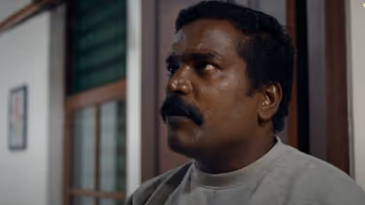 വേറിട്ട പ്രകടനവുമായി മണികണ്ഠന്; 'ഴ' പ്രദര്ശനം തുടങ്ങുന്നു