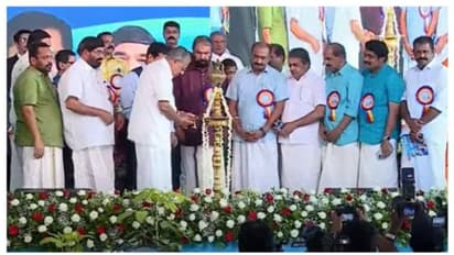 കടലോളം അഭിമാനം; 'വിഴിഞ്ഞം കേരള വികസന അധ്യായത്തില്‍ പുതിയ ഏട്'; ആദ്യ മദര്‍ഷിപ്പിന് വന്‍ വരവേല്‍പ്