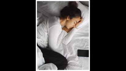 உங்க வயதுக்கு எத்தனை மணி நேரம் தூங்க வேண்டும் தெரியுமா? கண்டிப்பா தெரிஞ்சுக்கோங்க!!