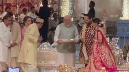 అంబానీ రిసెప్షన్లో పవన్, రజనీ, వెంకీ,చరణ్ స్పెషల్ ఎట్రాక్షన్.. రెచ్చిపోయిన హీరోయిన్లు.. అదిరిపోయే ఫోటోలు