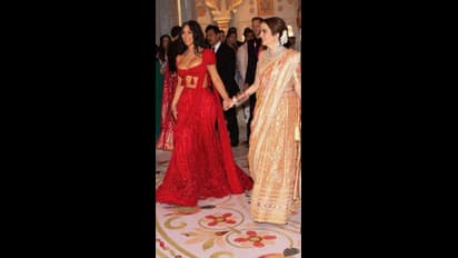 ரூ. 14,000 கோடி சொத்து மதிப்பு.. பிரைவேட் ஜெட், ஆடம்பர வீடு.. அம்பானியின் இந்த பணக்கார விருந்தினர் யார்?