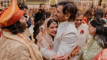 Anant Weds Radhika: மணமக்களை வாழ்த்தி இன்ஸ்டாவில் பதிவு போட்ட தோனி – என்ன சொல்லி வாழ்த்தியிருக்காரு தெரியுமா?