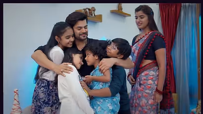 ஆரம்பித்த ஒரே வருடத்தில் முடிவுக்கு வரும் சூப்பர் ஹிட் சீரியல்;  அதிர்ச்சியில் ரசிகர்கள்!