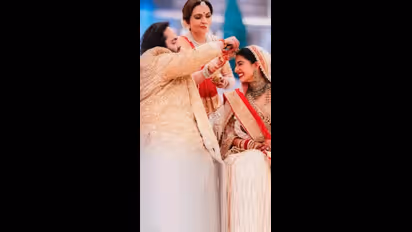 ஆனந்த் அம்பானியை வளர்த்தது இவங்க தானா? இன்று வரை மறக்காத அம்பானி குடும்பம்.. த்ரோபேக் போட்டோ உடன் வாழ்த்து..