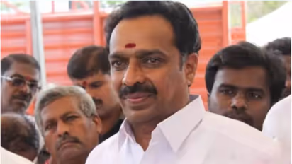  ഒളിവില്‍ പോയ തമിഴ്നാട് മുൻ മന്ത്രി കേരളത്തില്‍ അറസ്റ്റിൽ; നടപടി 100 കോടിയുടെ ഭൂമി തട്ടിപ്പ് കേസിൽ