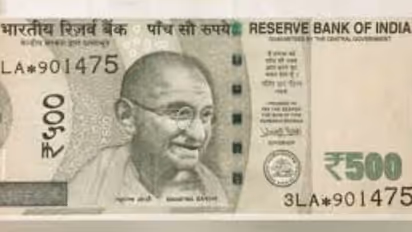 500 Notes with gold sign