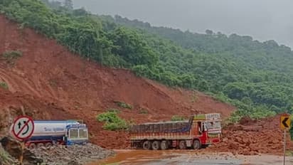 ಮಂಗಳೂರು- ಗೋವಾ ರಾಷ್ಟ್ರೀಯ ಹೆದ್ದಾರಿಯಲ್ಲಿ ಘೋರ ದುರಂತ: ನದಿಯಲ್ಲಿ ತೇಲಿ ಹೋದ ಗ್ಯಾಸ್​​ ಟ್ಯಾಂಕರ್!