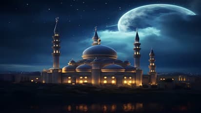 ഗൾഫിൽ മാസപ്പിറവി കണ്ടു, വിശ്വാസികൾക്ക് പുണ്യനാളുകൾ, ഗൾഫ് രാജ്യങ്ങളിൽ വ്രത ശുദ്ധിക്ക് തുടക്കം; കേരളത്തിൽ നാളെ