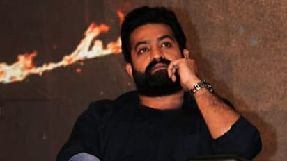 జూ ఎన్టీఆర్‌ని చూస్తే ఆ సీనియర్‌ స్టార్‌ హీరోయిన్‌కి కలిగే ఫీలింగ్‌ ఏంటో తెలుసా?.. అంత ఓపెన్‌గా చెప్పేసిందేంటి