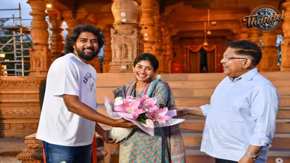 సాయి పల్లవికి సినిమా సెట్ లో సన్మానం.. కారణం ఎంటో తెలుసా..?