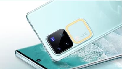 50 എംപിയുടെ മൂന്ന് ക്യാമറ! വീണ്ടും അമ്പരപ്പിക്കാന്‍ വിവോ; വി40, വി40 പ്രോ എന്നിവ ഉടന്‍ ഇന്ത്യയില്‍