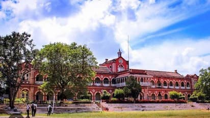 Dharwad: ಶುಲ್ಕ ವಸೂಲಿಗಿಲ್ಲ ಅಂಕುಶ, ಪಾಲಕರ ಜೇಬಿಗೆ ಕತ್ತರಿ: ಕೆಸಿಡಿಯಲ್ಲಿ ಹಗಲು ದರೋಡೆ!