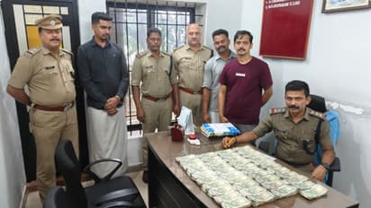ഭാര്യയും മൂന്ന് കുട്ടികളും കാറിൽ, പൊലീസ് പരിശോധിച്ചപ്പോൾ രഹസ്യ അറയിൽ നിറയെ പണം; യുവാവിനെ കൈയോടെ പൊക്കി പൊലീസ്