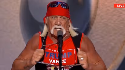 WWE legend Hulk Hogan rips off his shirt, calls Donald Trump his 'hero'; video goes viral (WATCH)