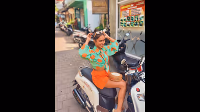 ತುಂಡುಡುಗೆ ತೊಟ್ಟು ಬಾಲಿಯಲ್ಲಿ ಮೋಜು ಮಸ್ತಿ ಮಾಡಿದ ಕಿರಿಕ್ ಬಾಲೆ ಸಂಯುಕ್ತಾ