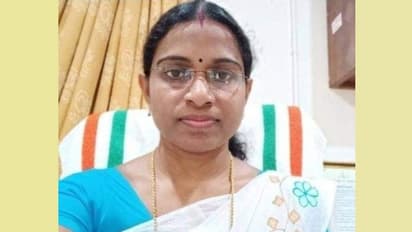 കോൺഗ്രസിൽ നിന്ന് ജയിച്ചു, കൂറുമാറി എൽഡിഎഫിലെത്തി; ഇടുക്കി ബ്ലോക്ക് പഞ്ചായത്ത് പ്രസിഡന്റിനെ അയോഗ്യയാക്കി