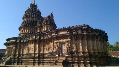 ಭಕ್ತಾದಿಗಳೇ ಗಮನಿಸಿ.. ಶೃಂಗೇರಿಯ ಶಾರದಾ ಪೀಠದಲ್ಲಿ ಇನ್ಮುಂದೆ ವಸ್ತ್ರ ಸಂಹಿತೆ ಕಡ್ಡಾಯ: ಆಗಸ್ಟ್ 15ರಿಂದ ಜಾರಿ