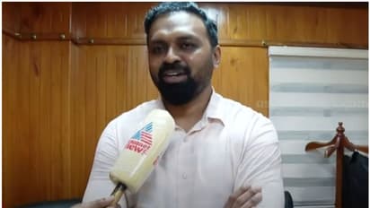 സ്കൂള് അവധി: പത്തനംതിട്ട കളക്ടർക്ക് അസഭ്യവര്ഷവും ആത്മഹത്യാ ഭീഷണിയും, രക്ഷിതാക്കളെ വിളിച്ചുവരുത്തി
